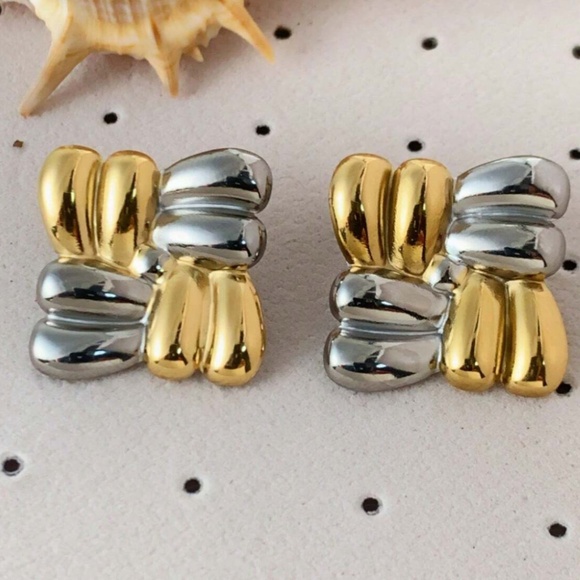 Luxe 18k Gold Plated Stainless Steel Statement Earrings - Picture 6 of 7